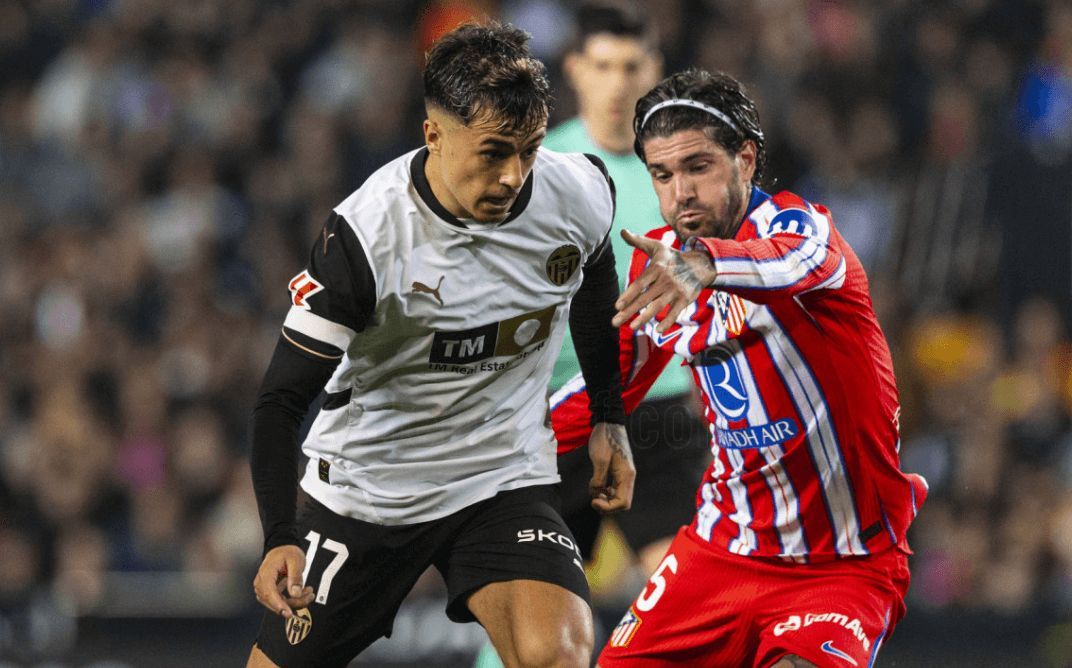 Iván Jaime ante Rodrigo De Paul