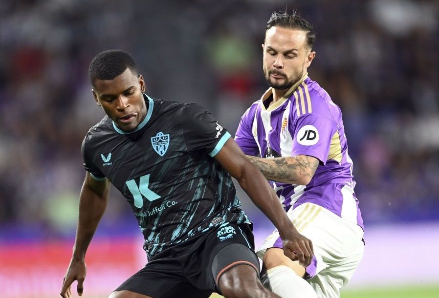 El Betis apuesta por Akieme como sustituto de Álex Moreno