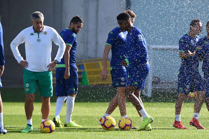  Setién y Junior, en un entrenamiento de la pasada temporada.