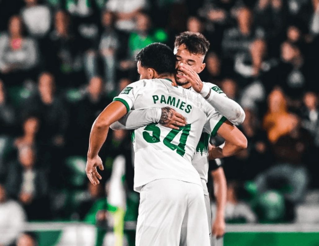 Javi Pamies firma por el VCF Mestalla