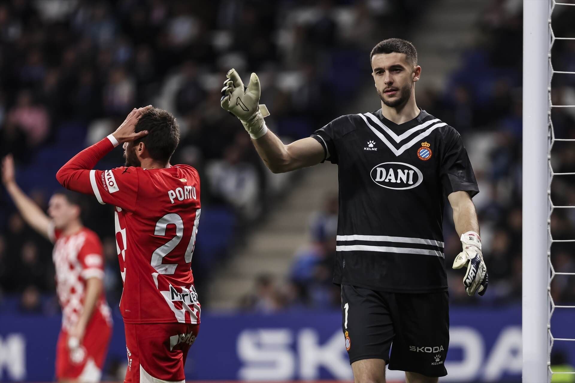  Joan García celebra una parada en el Espanyol-Girona.