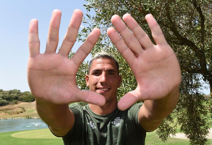 Joel Robles, durante la entrevista en ElDesmarque.