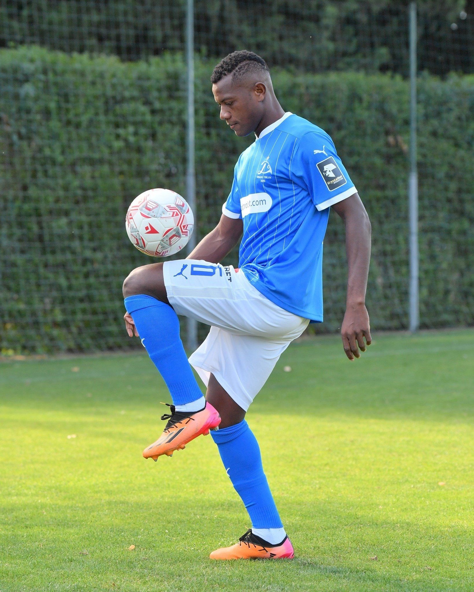 Joseph Iyendjock, el nuevo jugador del DInamo Tbilisi (Foto: Dinamo Tbilisi)