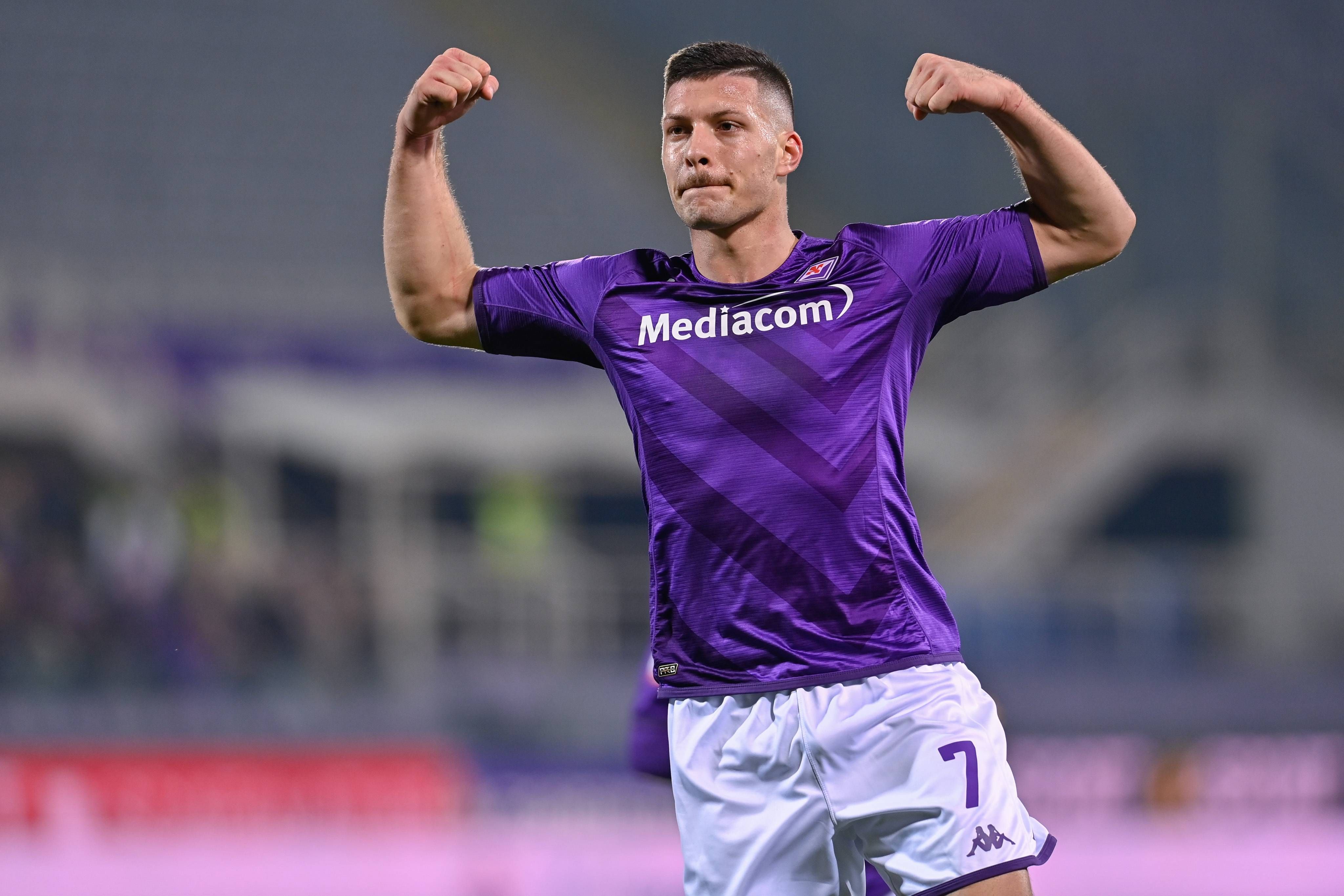 Luka Jovic celebrando un gol con Fiorentina (Foto: Cordon Press).