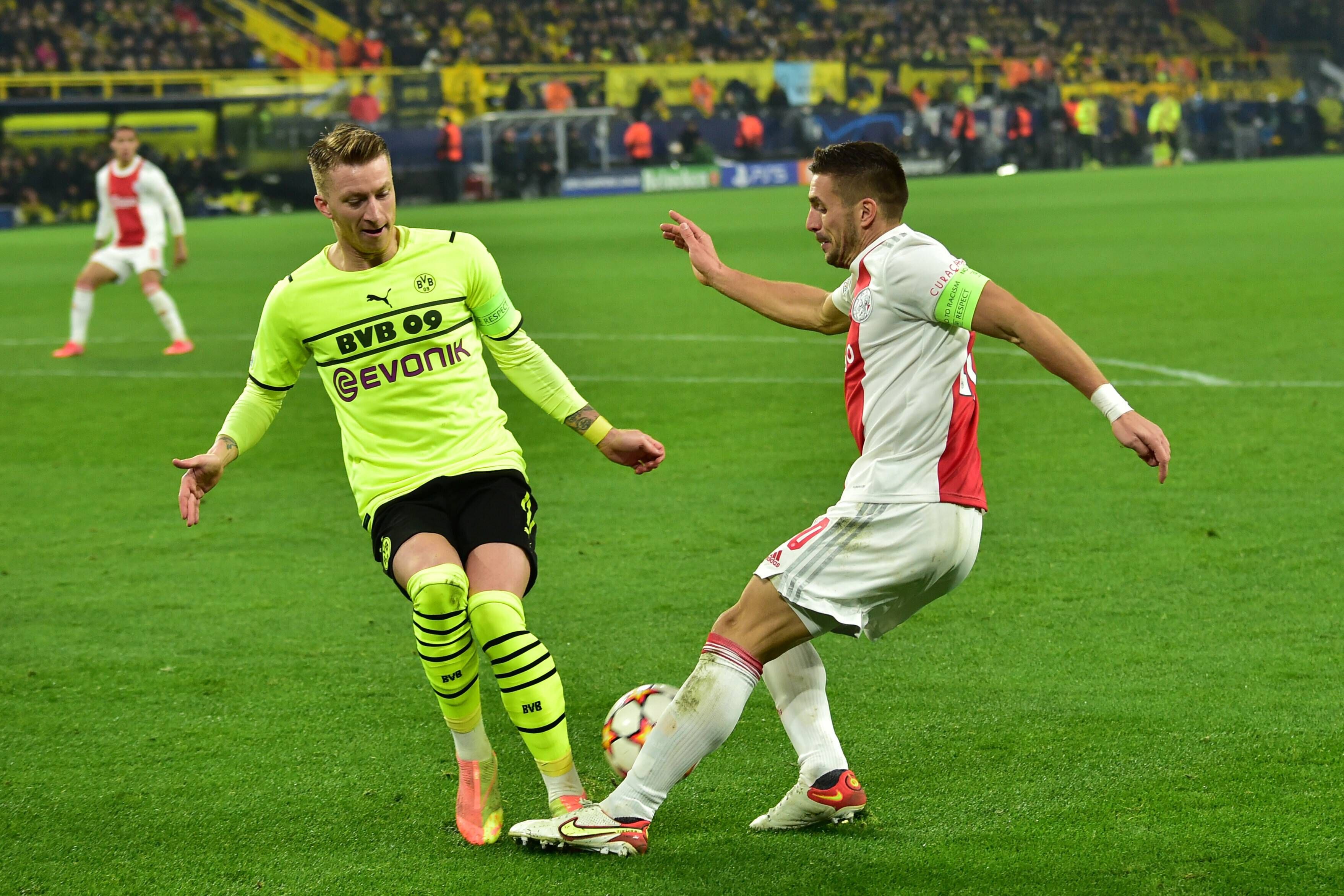 Jugada entre Reus y Tadic (FOTO: Cordón Press).