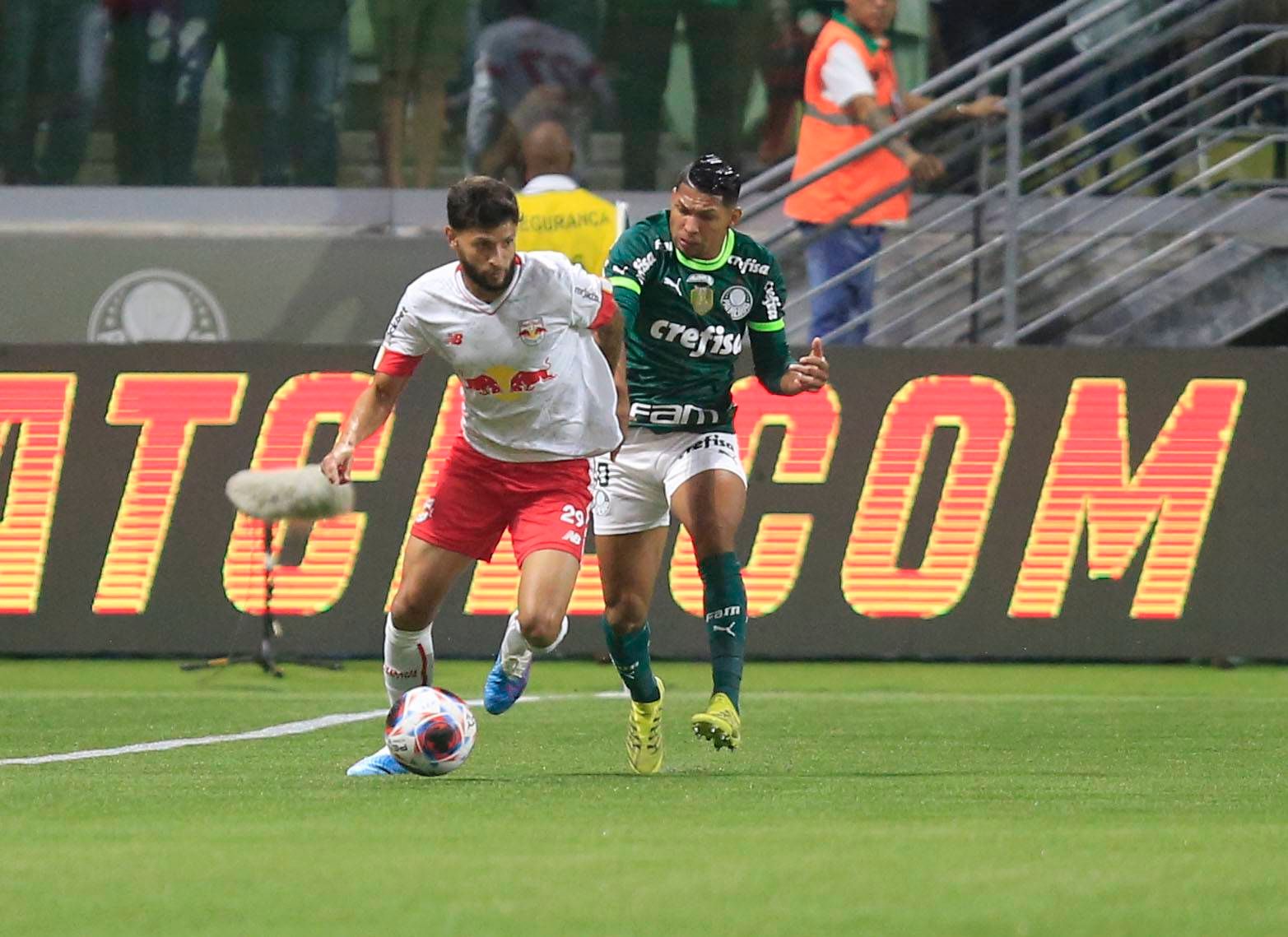  Juninho Capixaba, durante un partido con el Red Bull Bragantino.