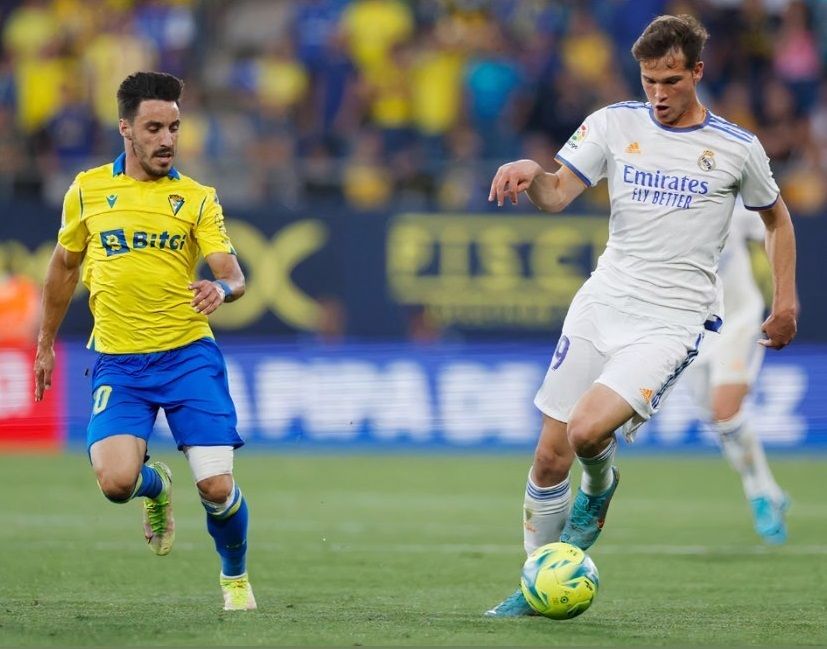 Latasa debuta con el primer equipo del Real Madrid (Foto: Real Madrid)