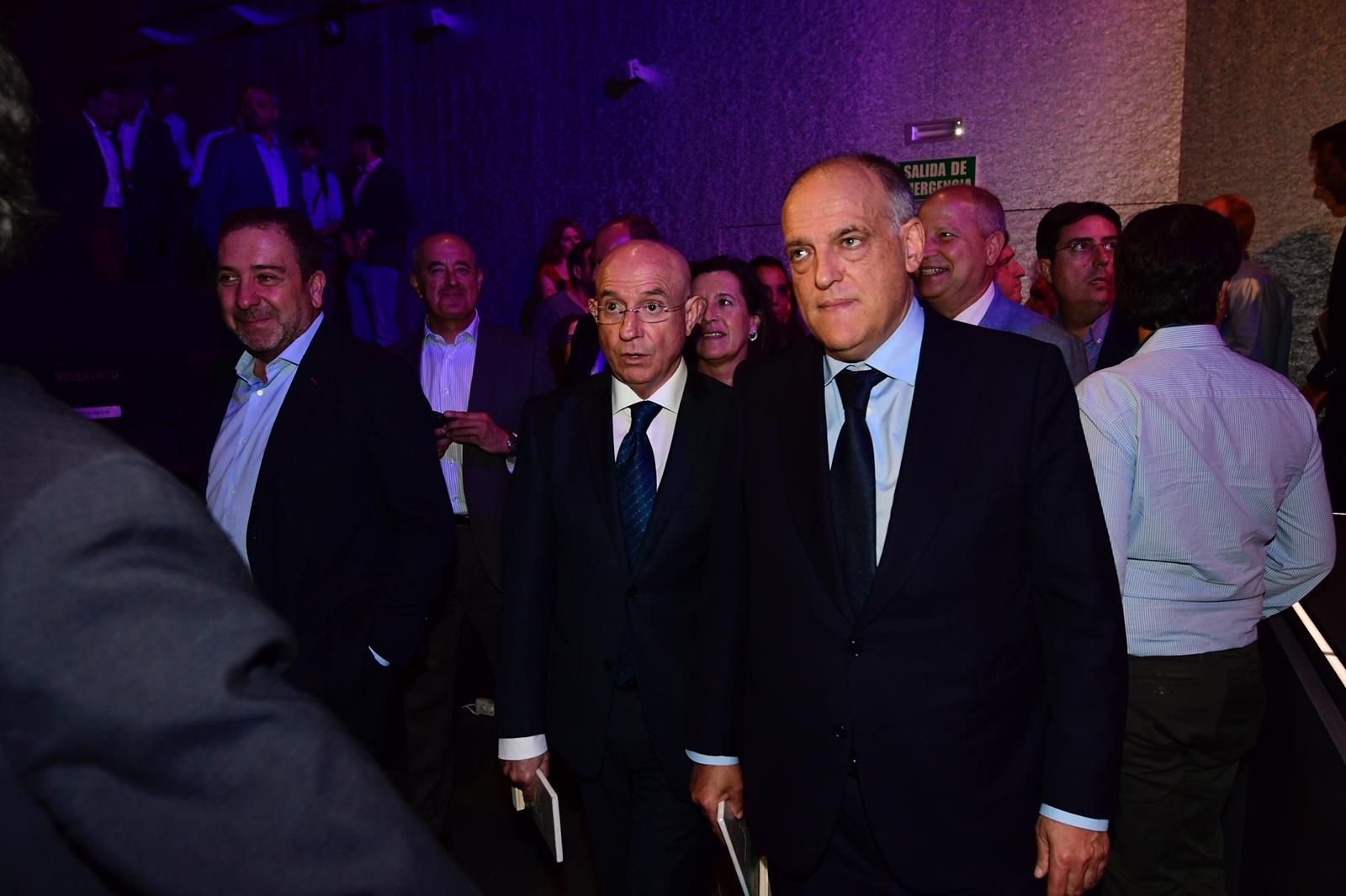  Lorenzo Serra Ferrer y Javier Tebas, en la gala de 'Los 25 años de Libre y Directo'.