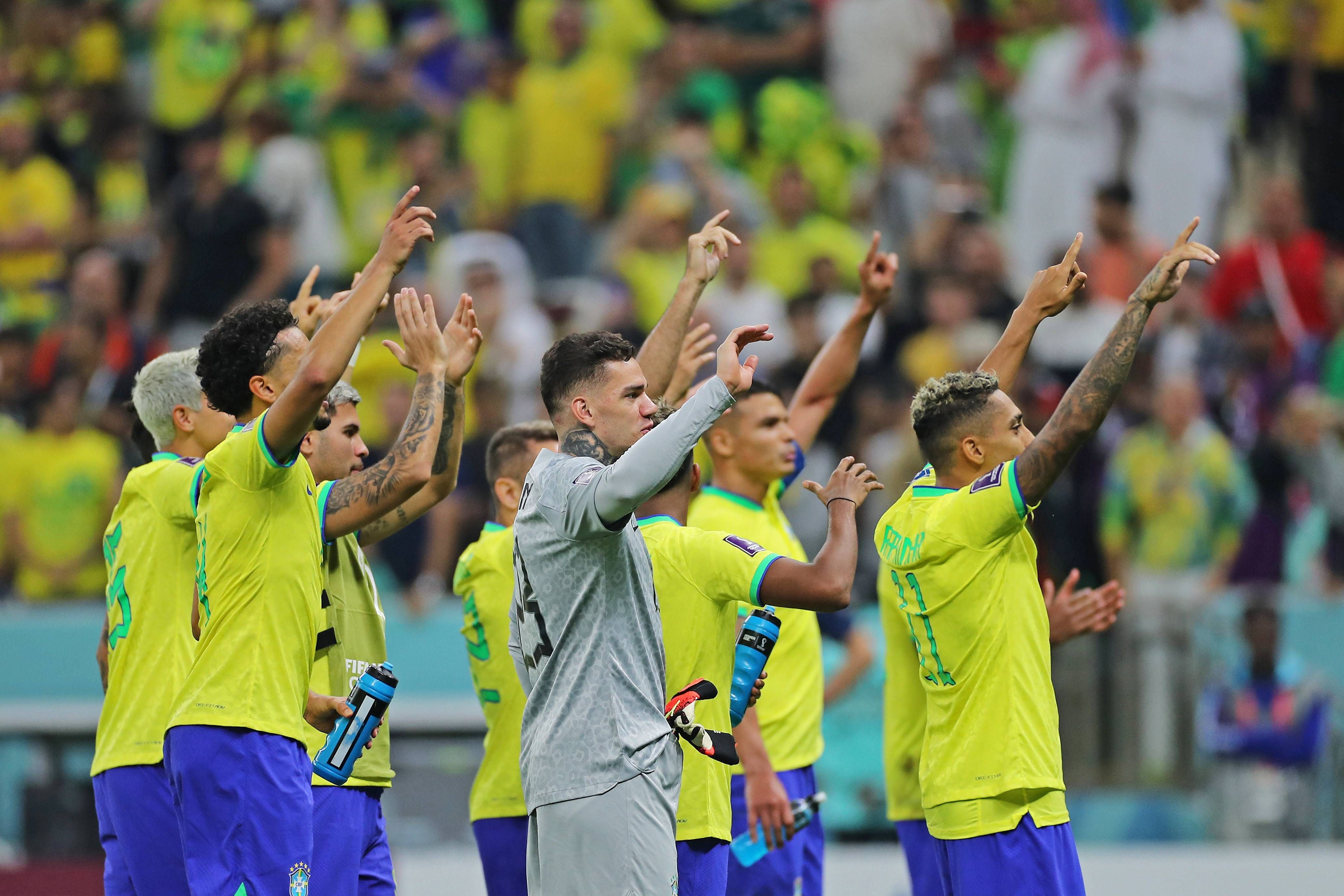  Los jugadores de Brasil celebran la victoria ante Serbia.