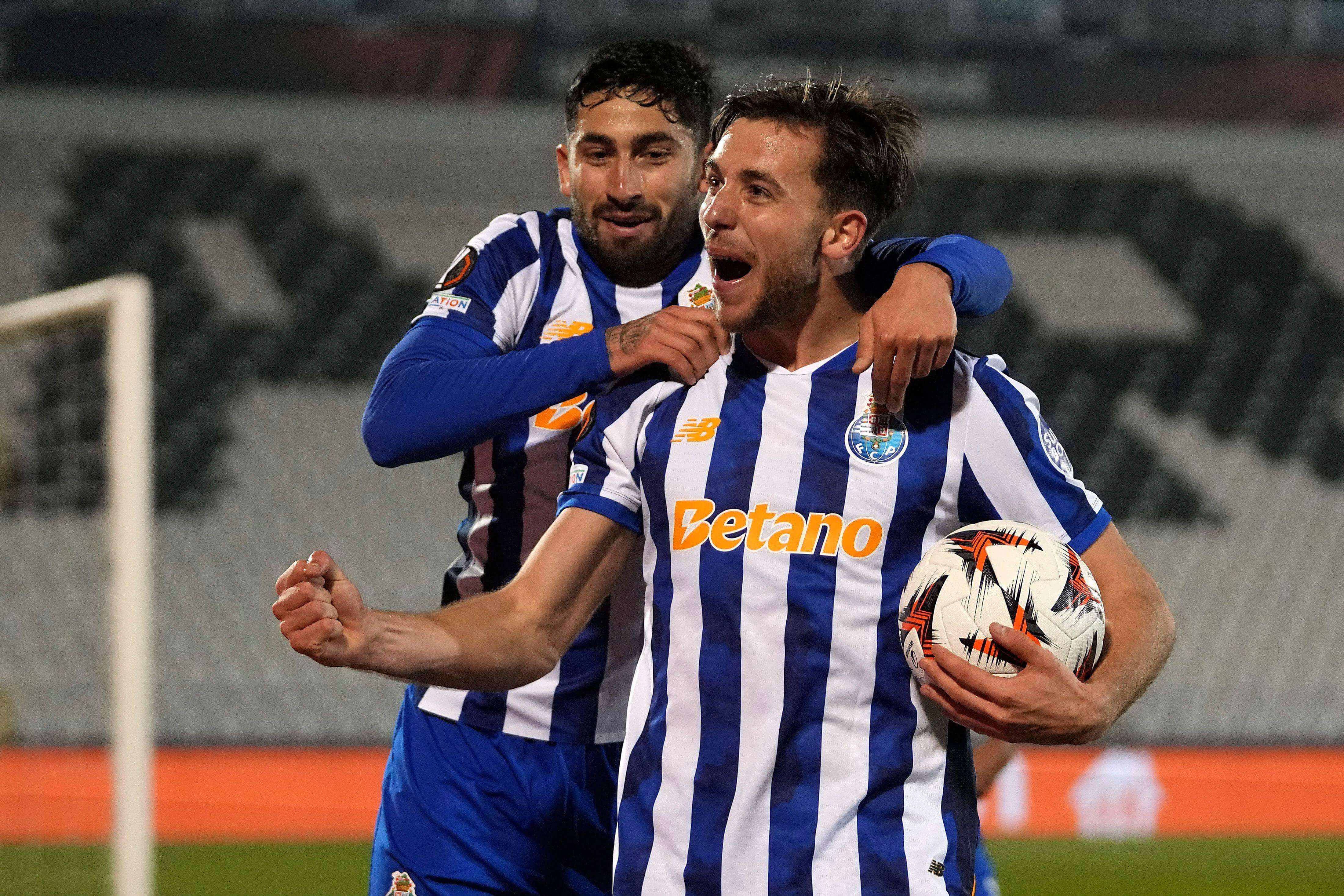  Nico González celebrando un gol con el Oporto.