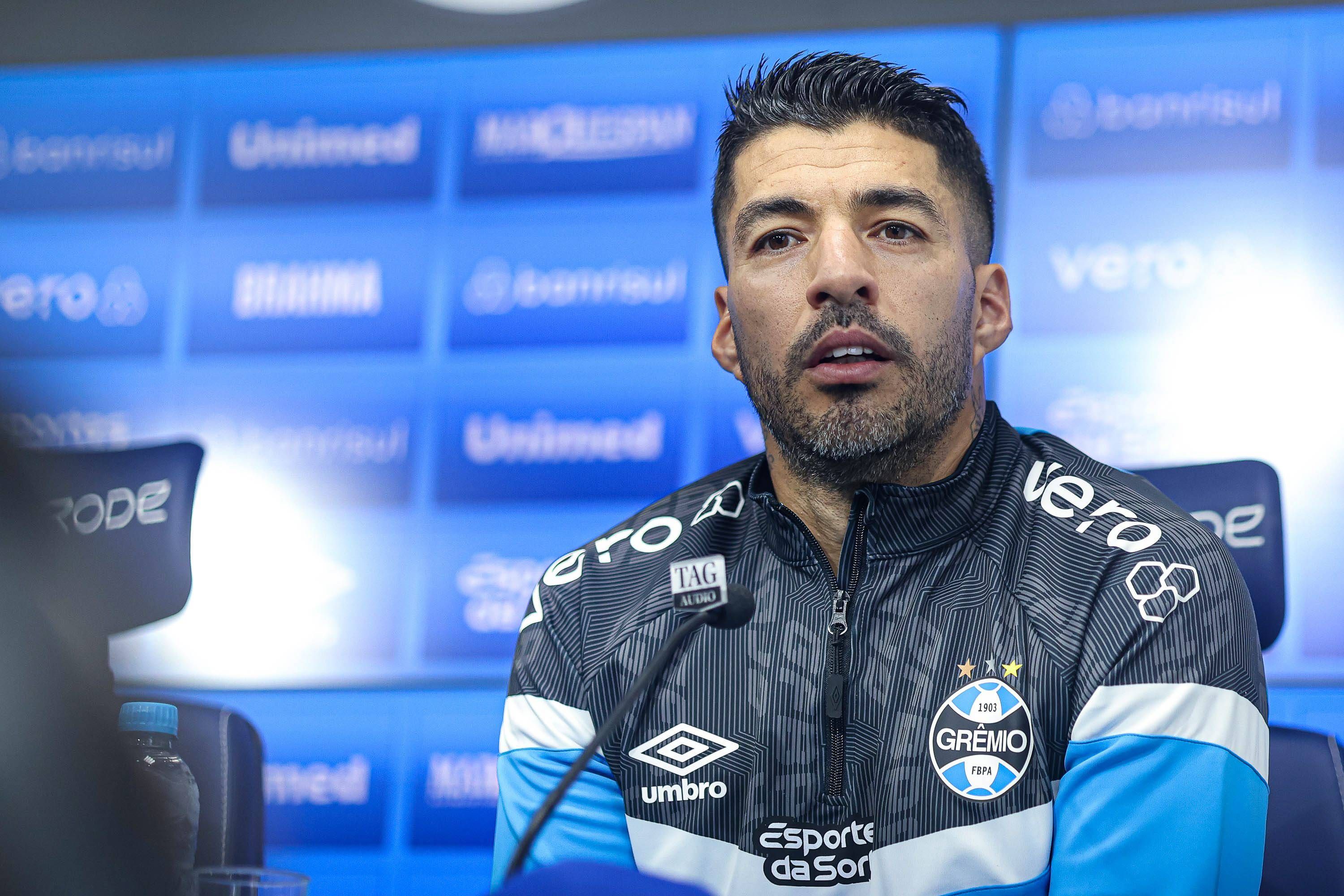 luis_suarez_en_una_rueda_de_prensa_con_gremio_foto_cordon_press_001.jpg