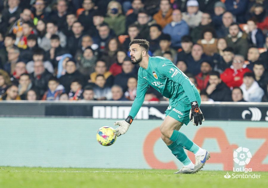 Mamardashvili, durante el Valencia-Cádiz (Foto: LaLiga).