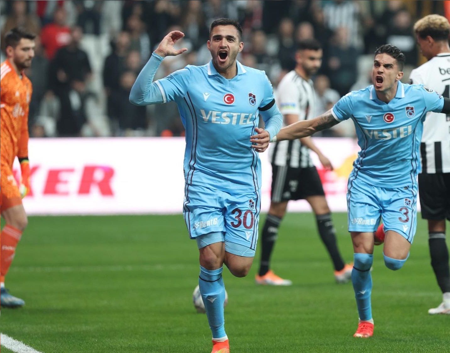 Maxi Gómez celebra el primer gol de su equipo