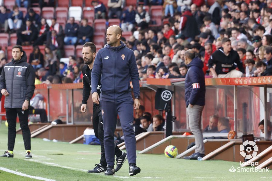 Miguel Ángel Ramírez, durante el Sporting-Granada.