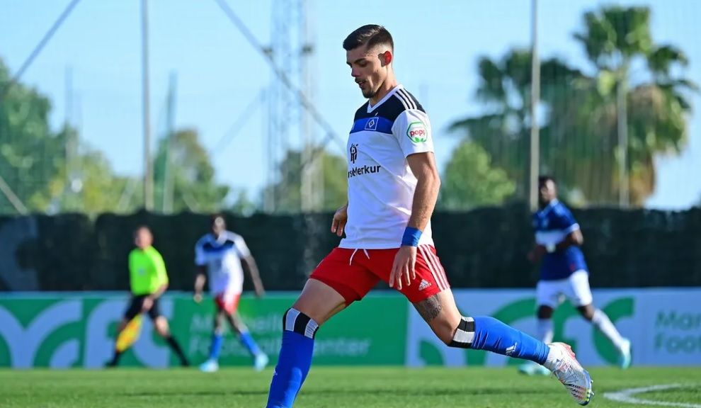 Javi Montero, en un partido con el Hamburgo (Foto: Witters).