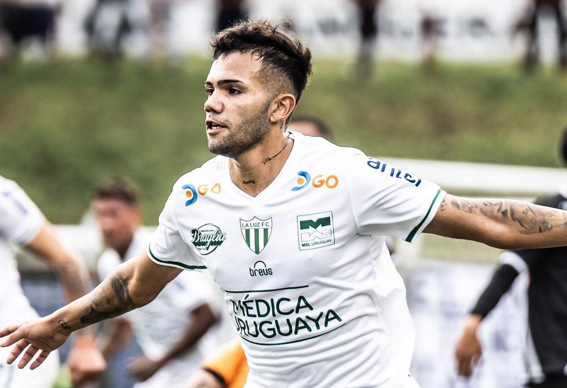 Nico Schiappacasse, con su club (Foto: Instagram).