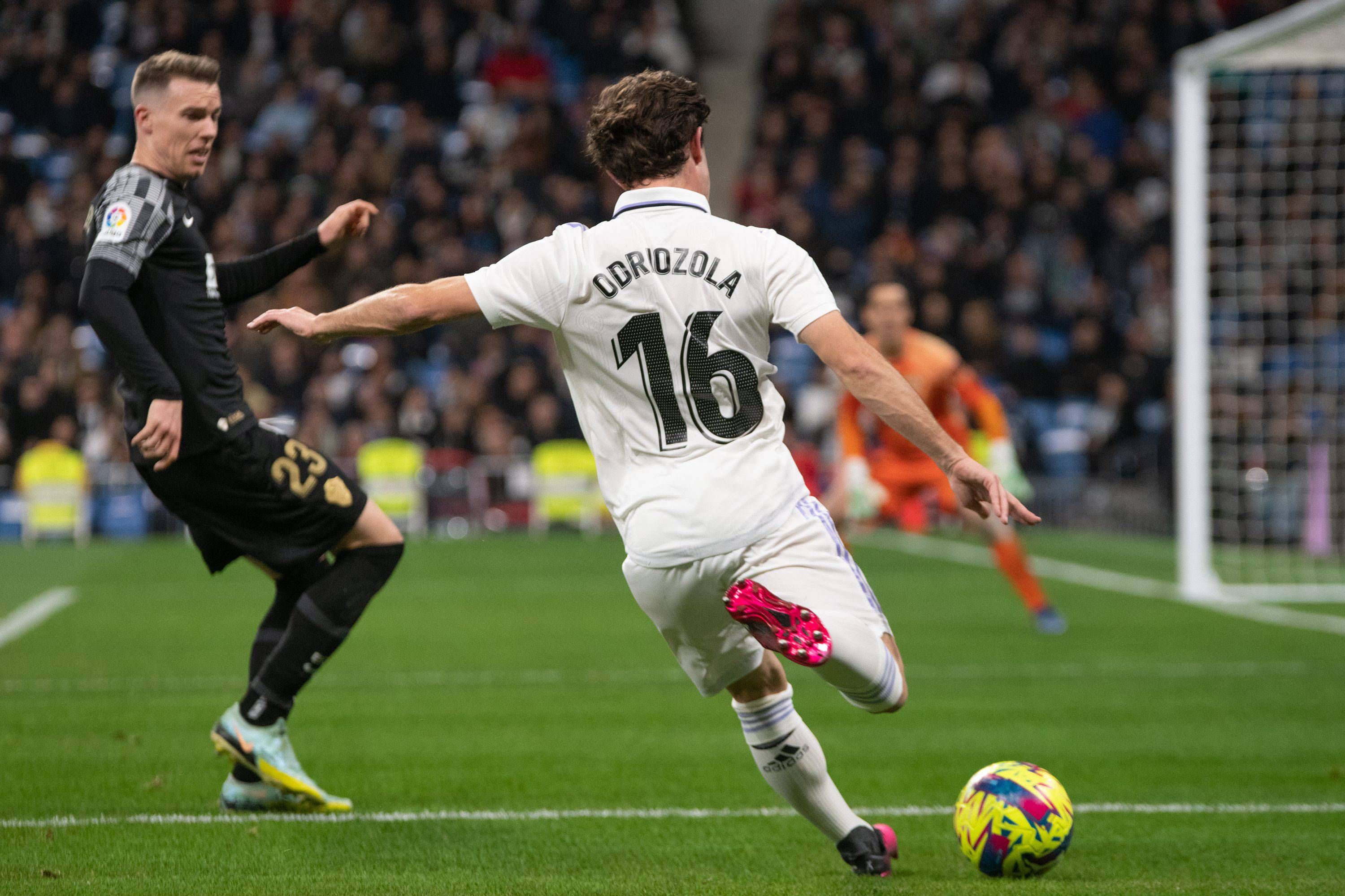 Álvaro Odriozola, durante el Real Madrid-Elche (Foto: Cordon Press).