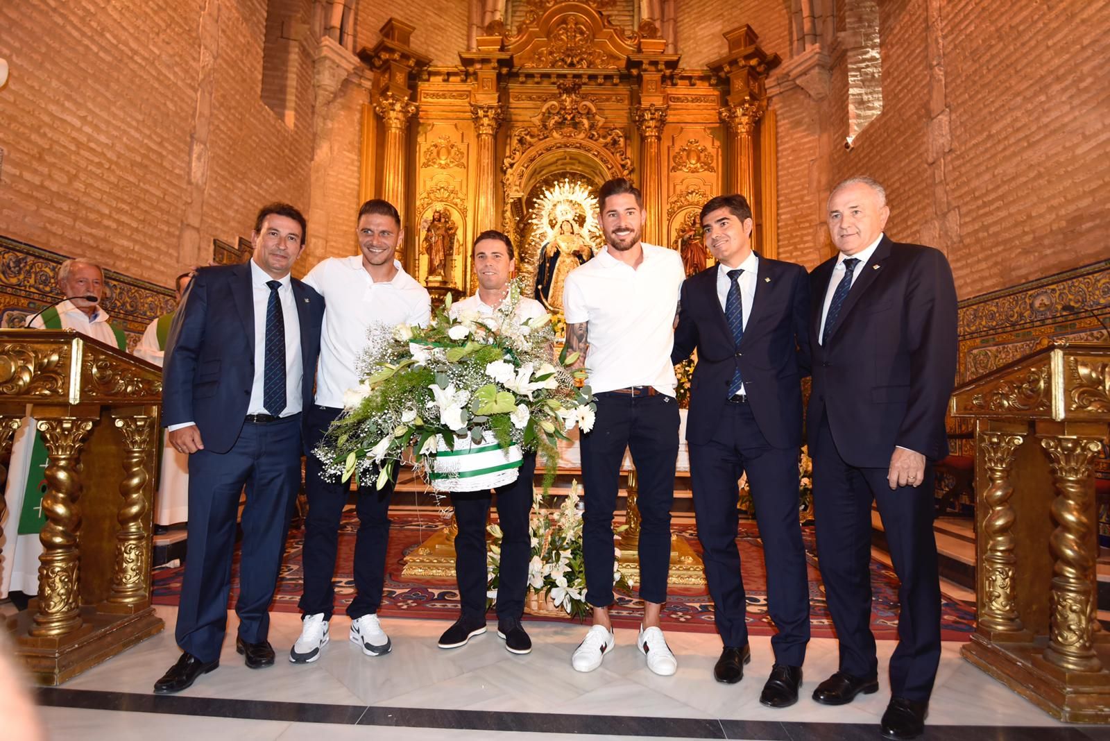  Catalán, Joaquín, Rubi, Javi García y Haro, en la ofrenda floral a la Virgen de la Estrella.