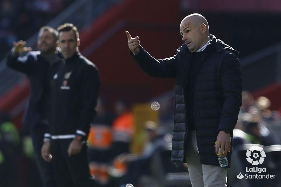 Paco López, durante el Granada-Levante (Foto: LaLiga).