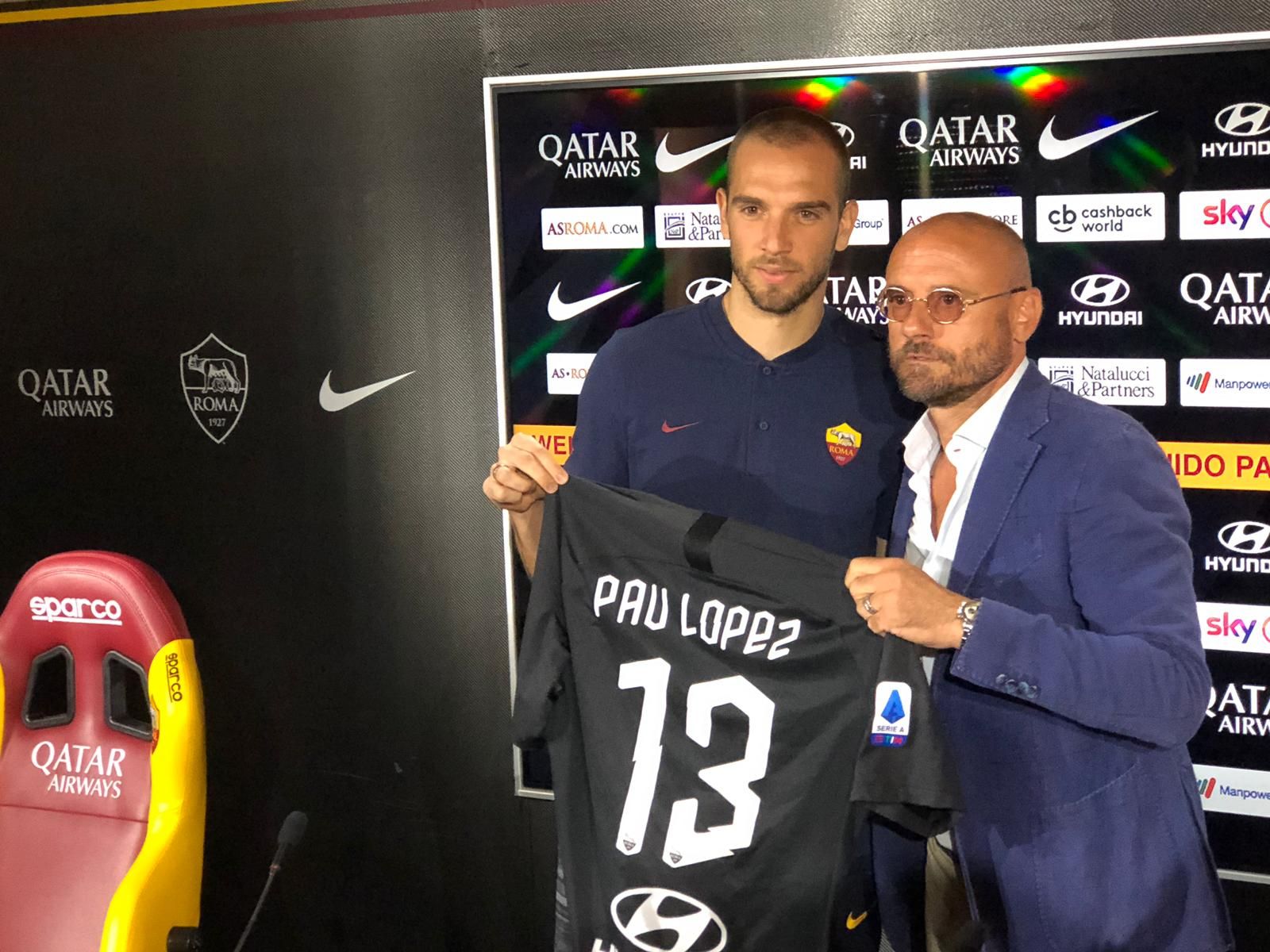 Pau López, con el que no podrá contar Rubi, en su presentación con la Roma.