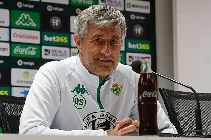  Quique Setién, en una rueda de prensa en la Ciudad Deportiva.