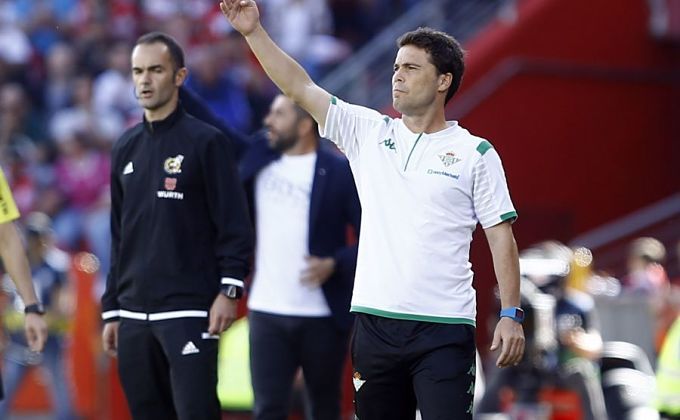  Rubi, entrenador del Betis.