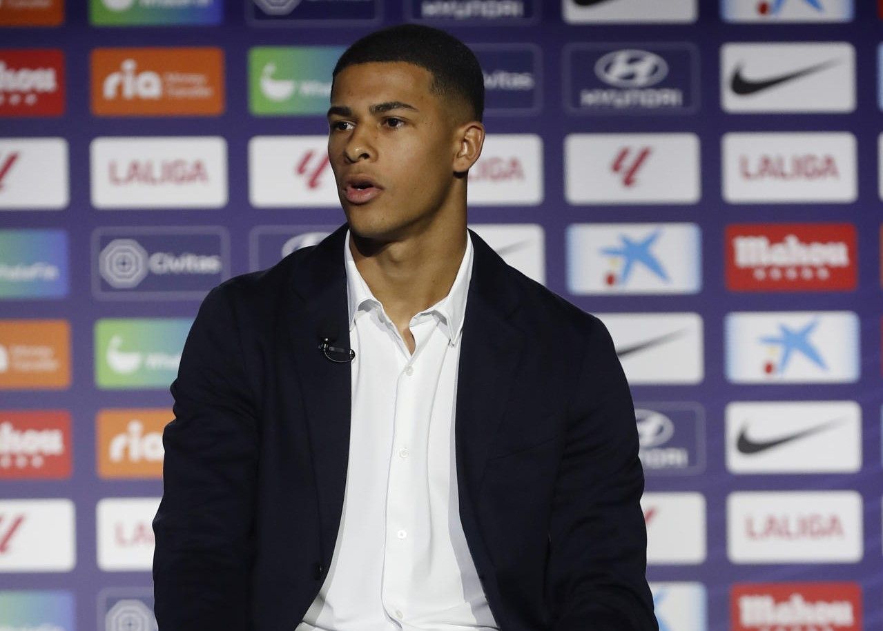 Santiago Mouriño, en su presentación con el Atlético de Madrid (FOTO: EFE).