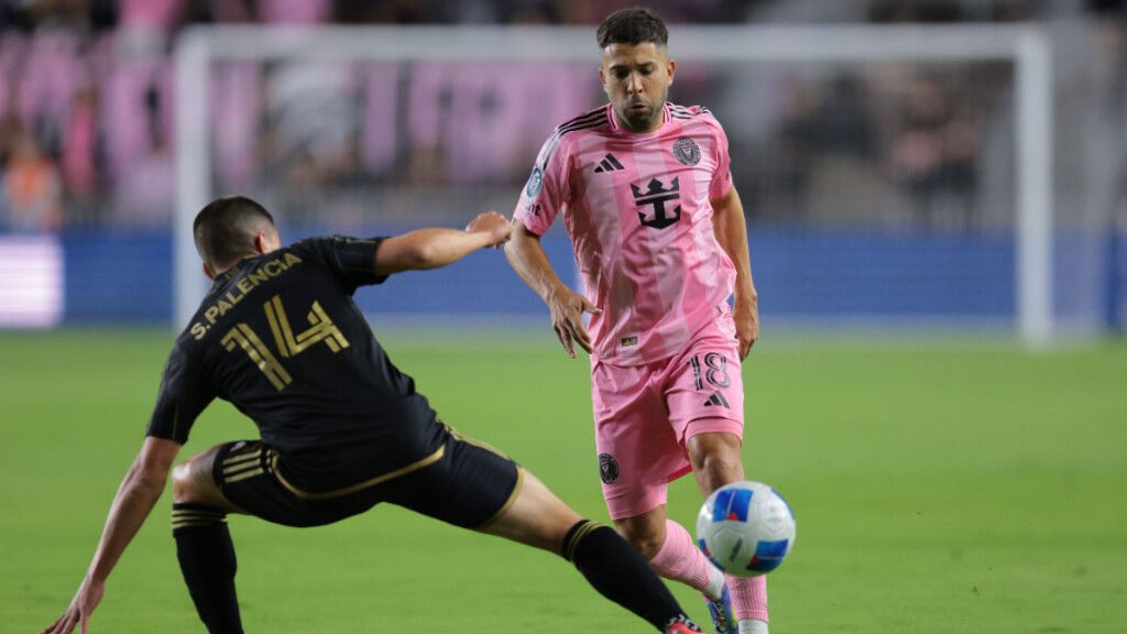 Sergi Palencia y Jordi Alba (Fuente: Cordon Press)