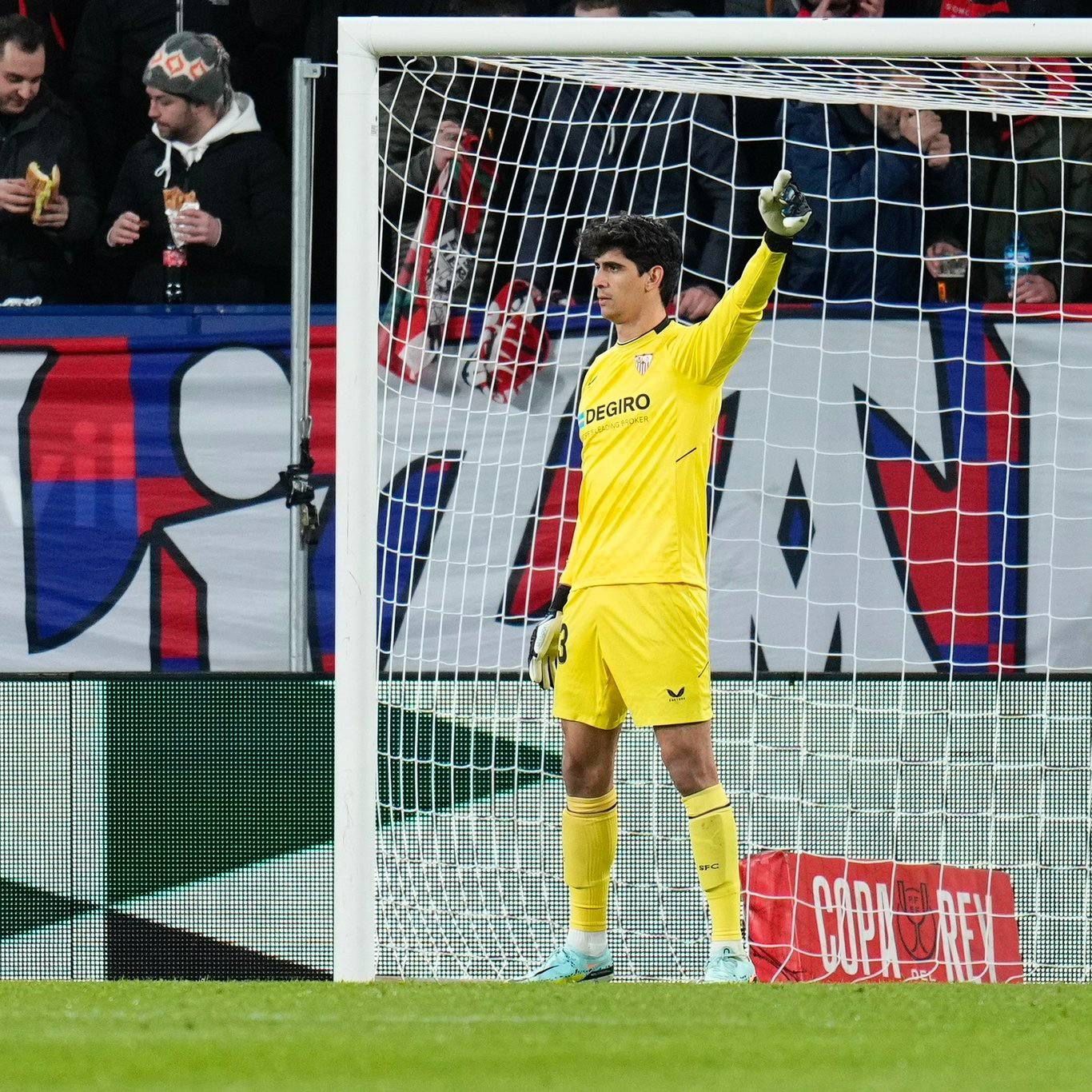 Bono, ante Osasuna (Foto: Cordon Press).