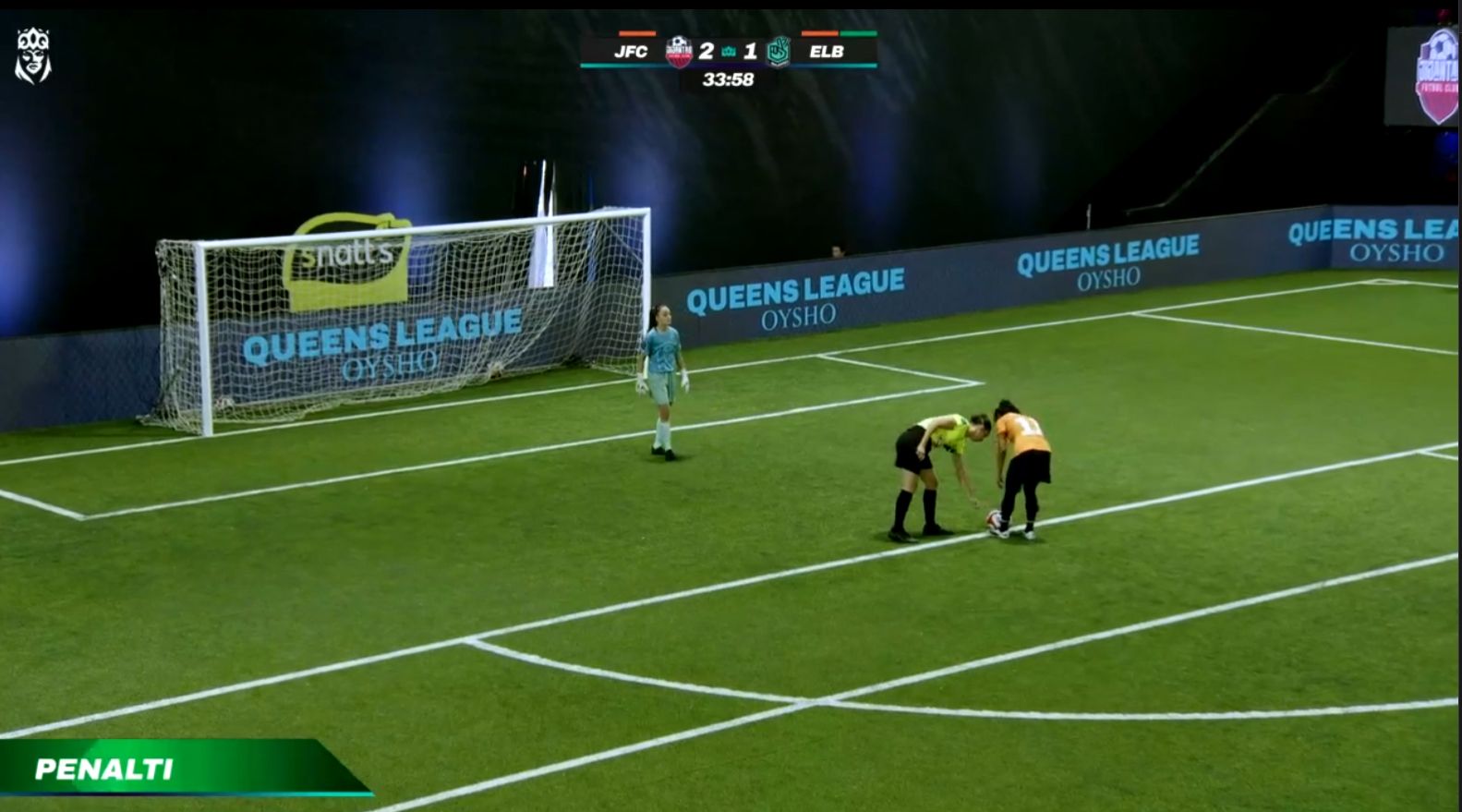 Stefany Ferrer en el polémico penalti de la Queens League