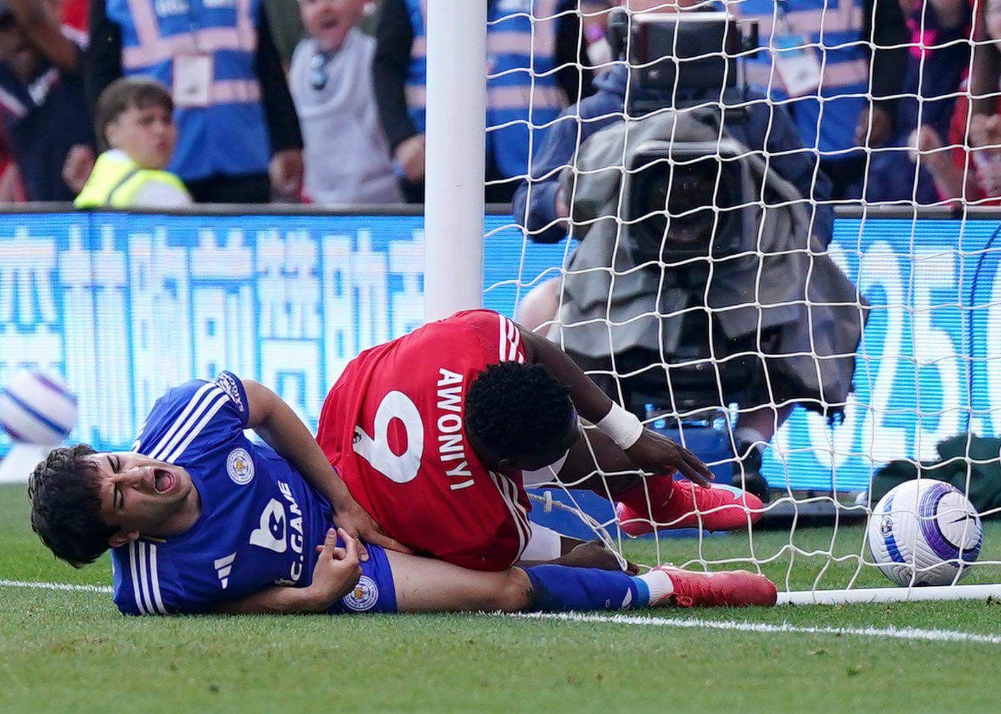  Taiwo Awoniyi, tras la acción en el Nottingham-Leicester.
