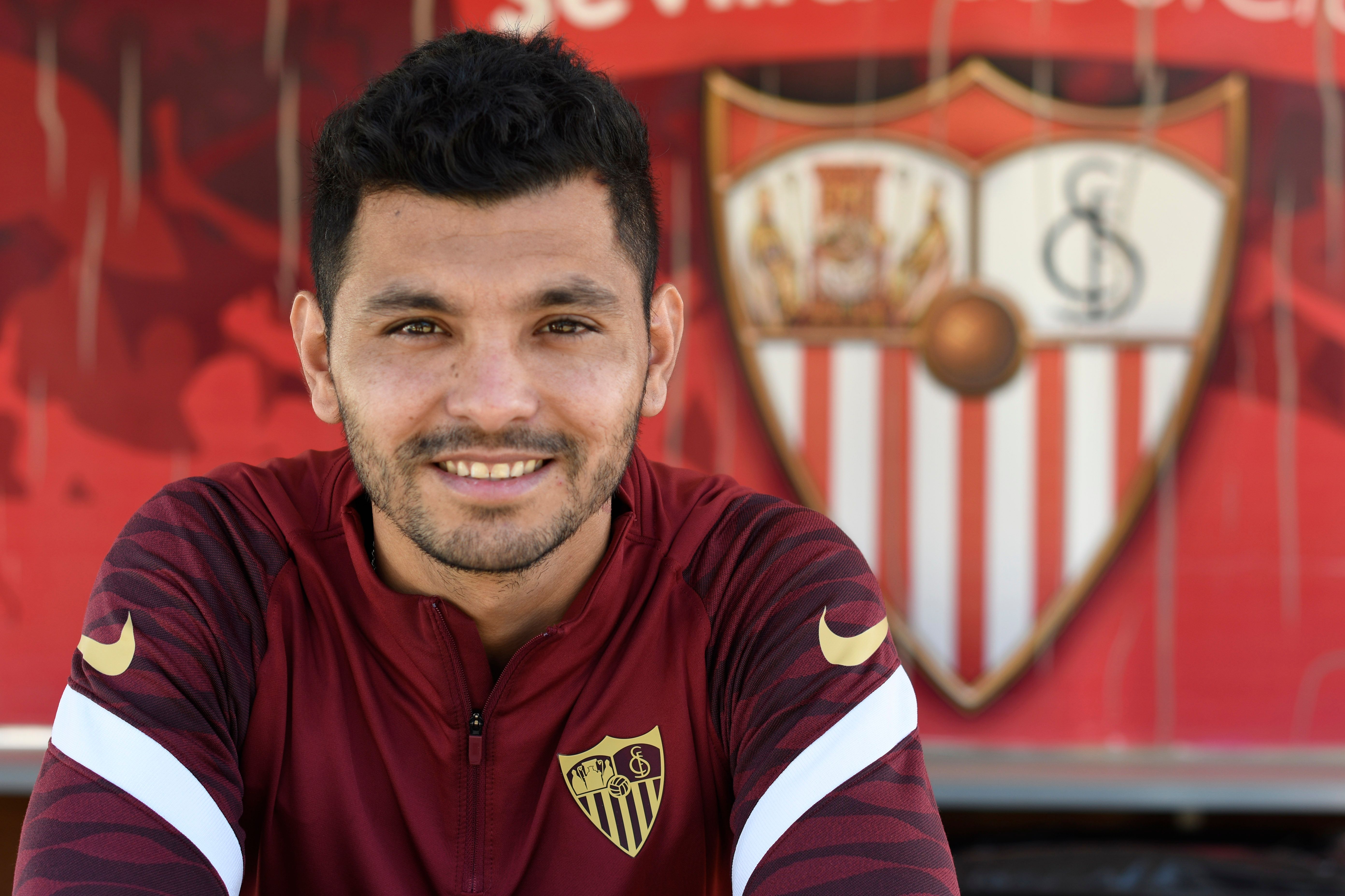Tecatito Corona, jugador del Sevilla FC (Foto: Kiko Hurtado).