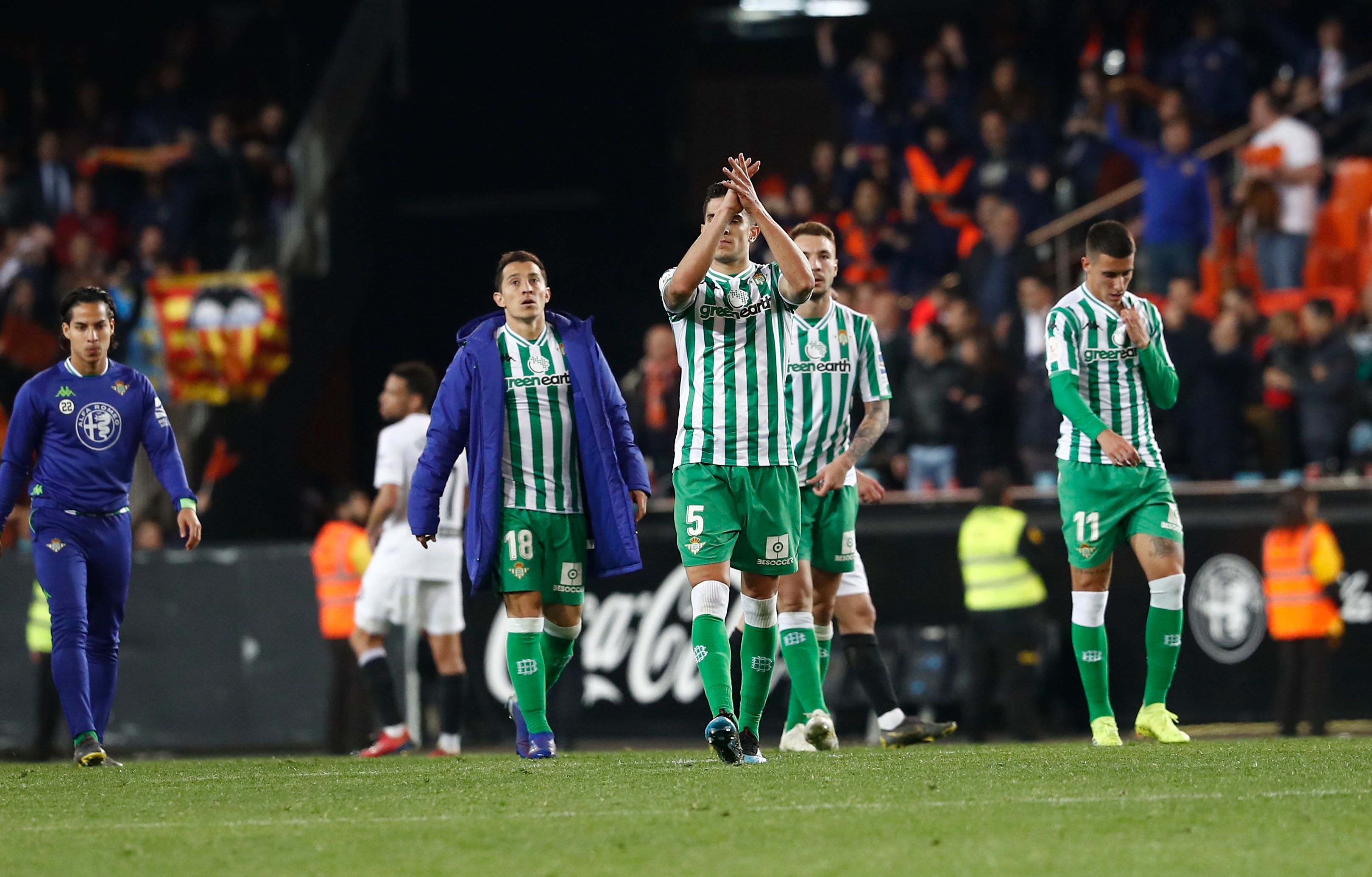  El Betis lamenta su eliminación de la Copa del Rey en Valencia.