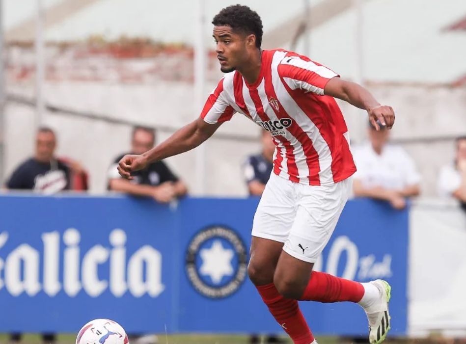  Varane, durante el amistoso ante el Burgos.