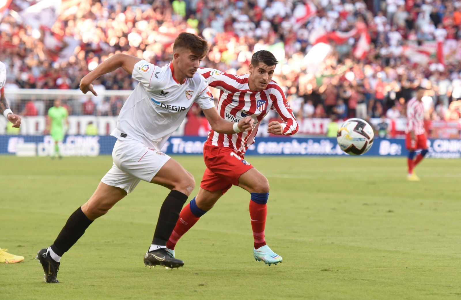 Kike Salas, ante el Atleti (Foto: Kiko Hurtado).