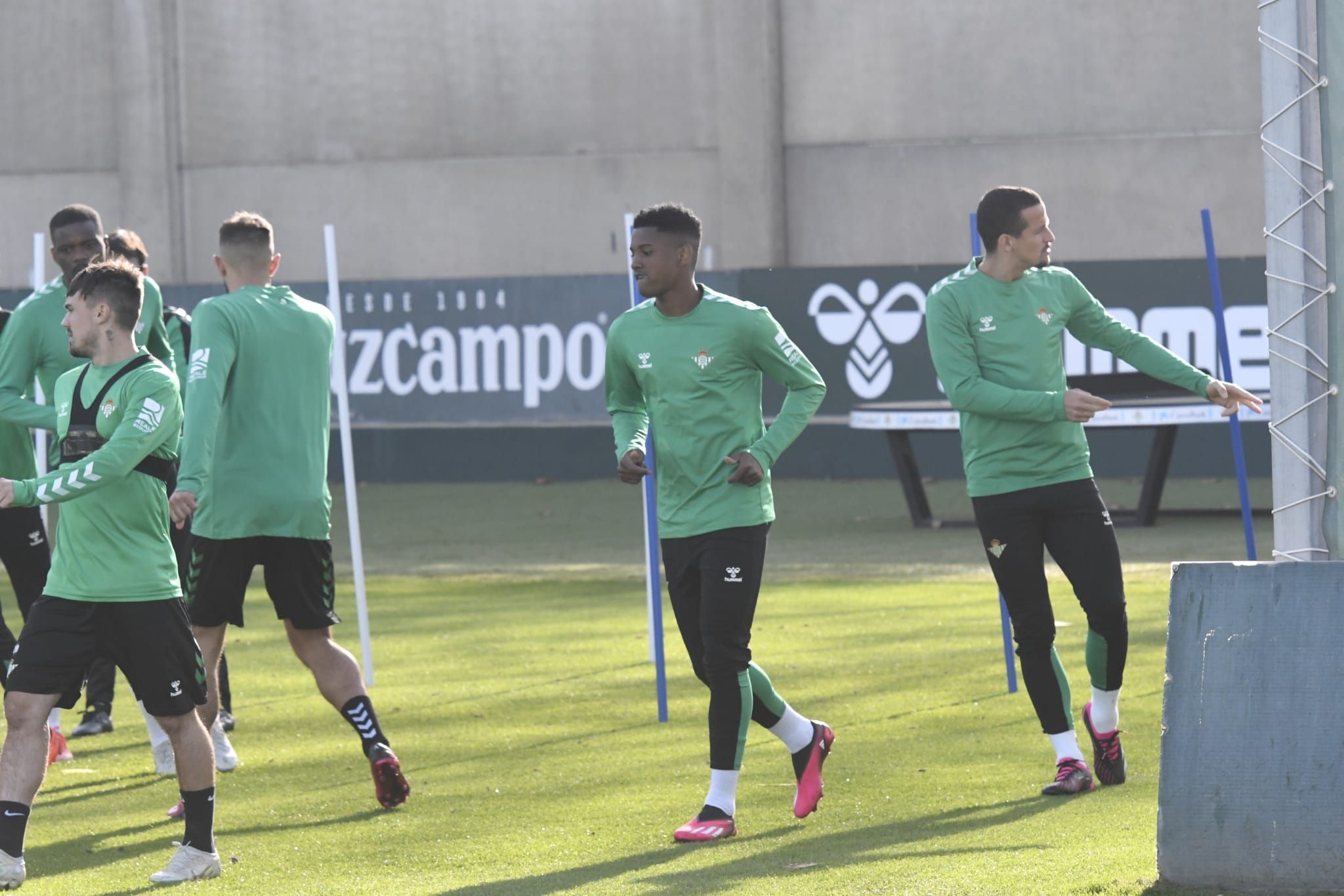 Primer entrenamiento de Abner Vinicius con el Betis