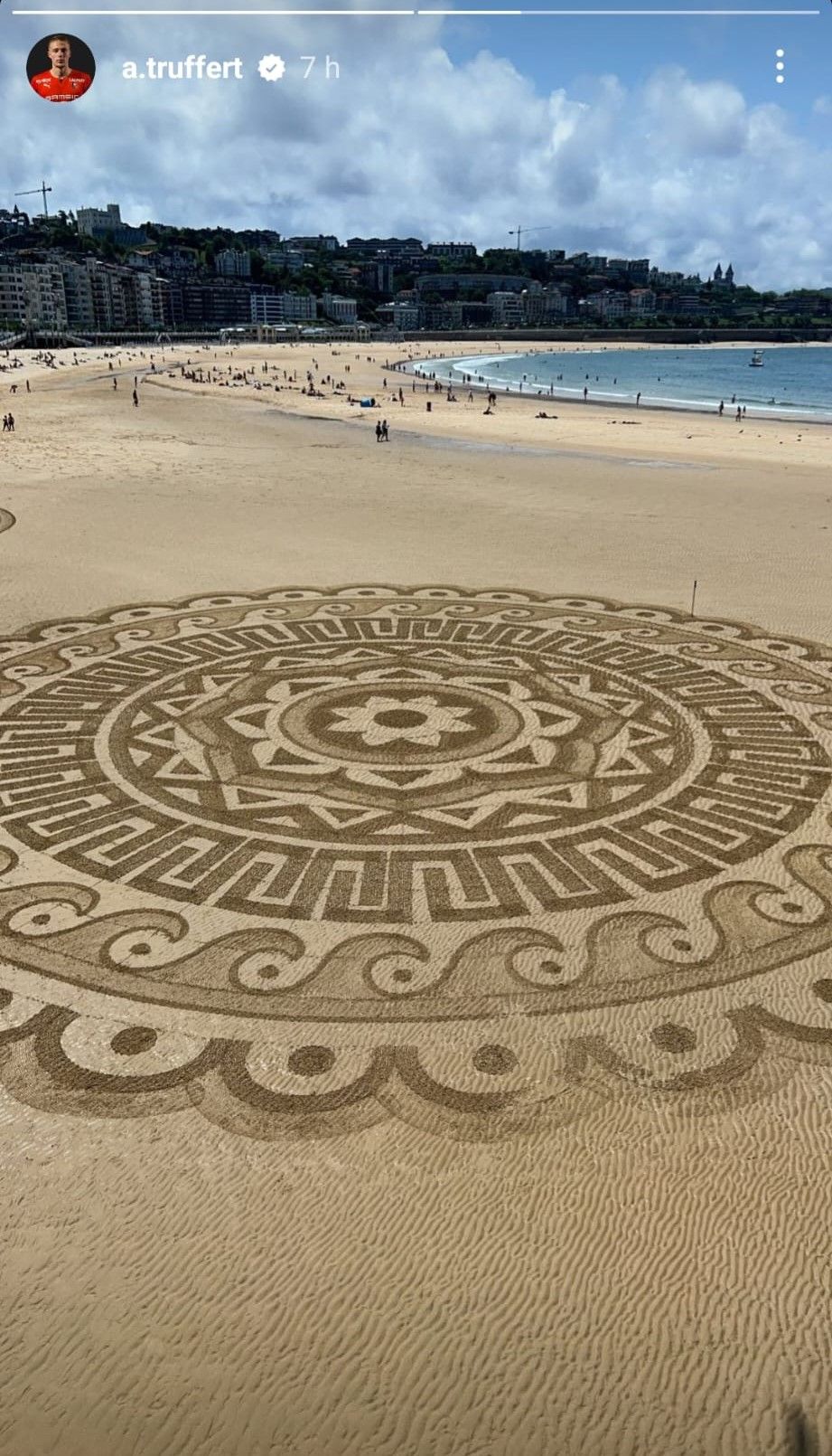  Adrien Truffert, en la playa de La Concha.