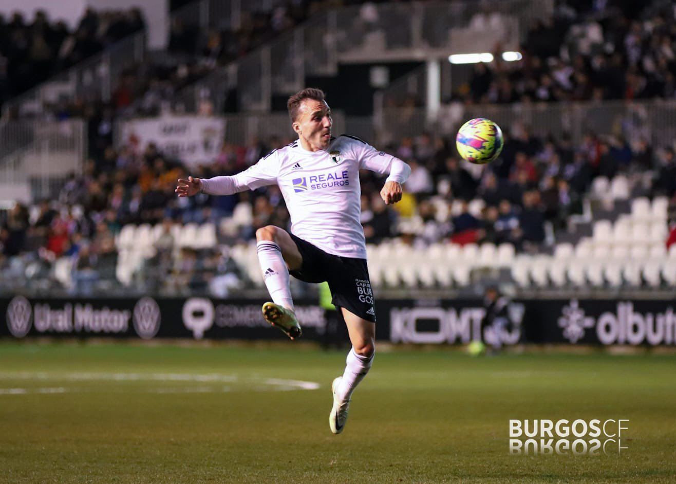 Pablo Valcarce en un lance de juego. (Foto: Burgos)