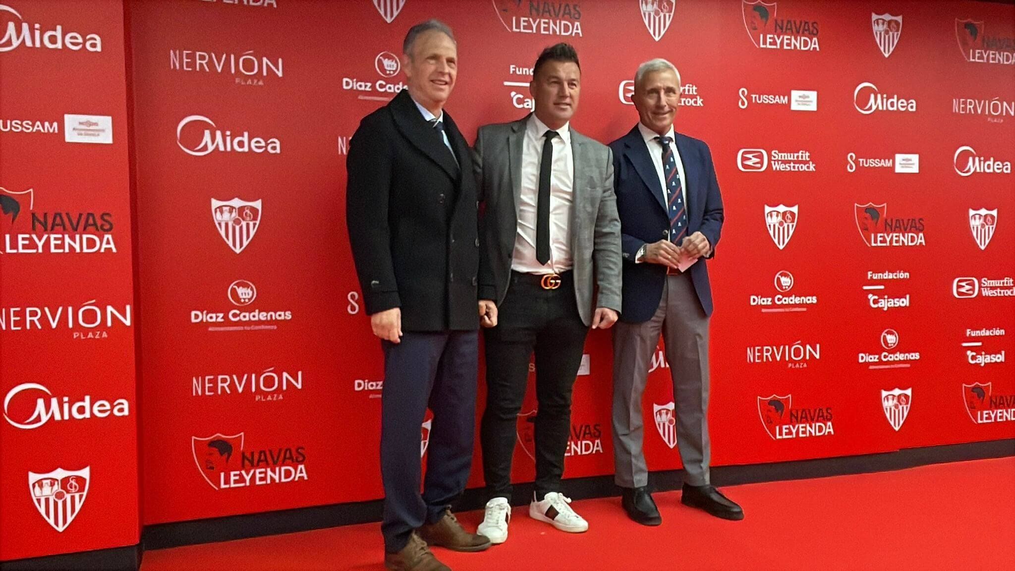 Joaquín Caparrós, Antoñito y Pablo Blanco, en el homenaje a Jesús Navas (Foto: Kiko Hurtado)