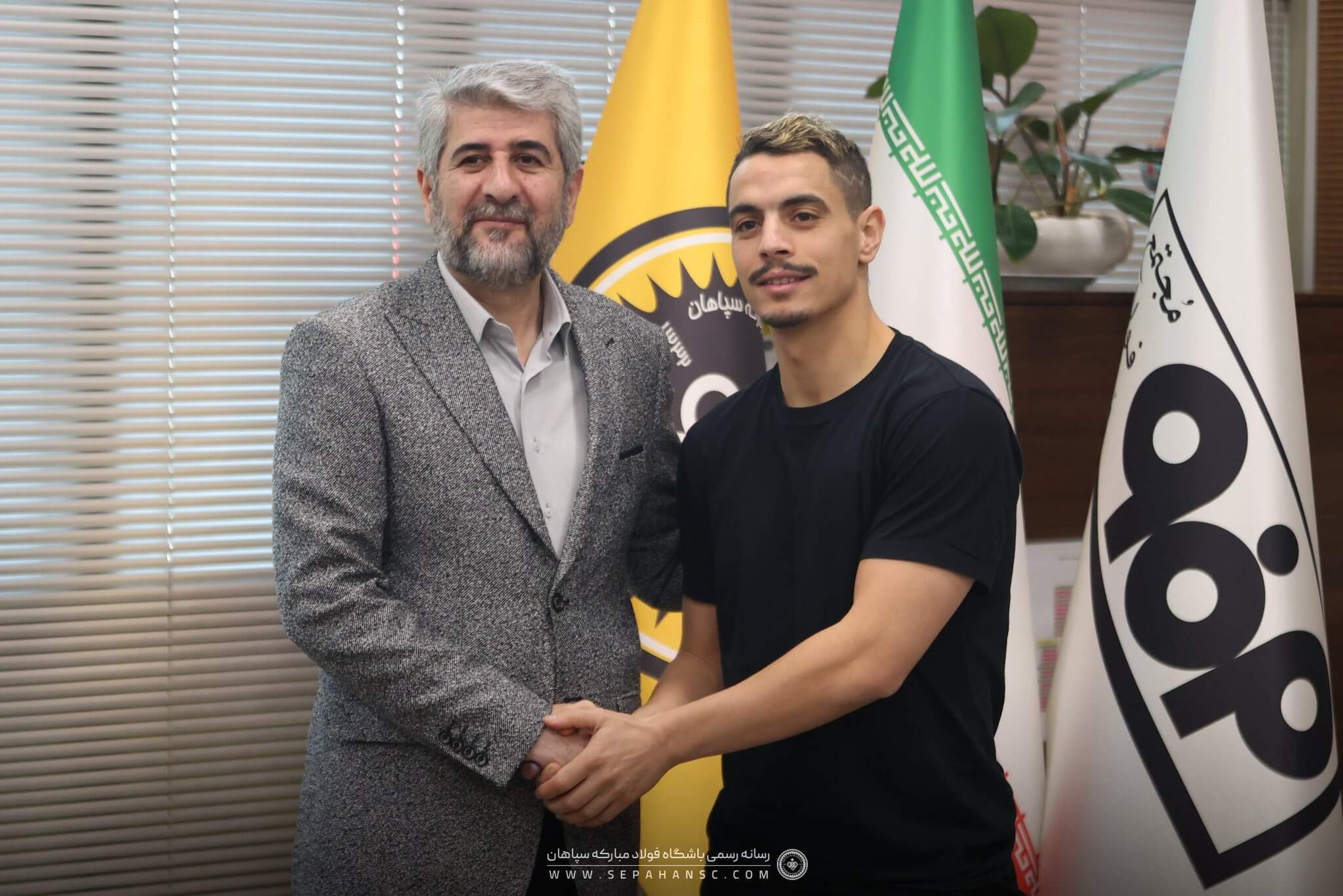 Wissam Ben Yedder, presentado con el Sepahan iraní.