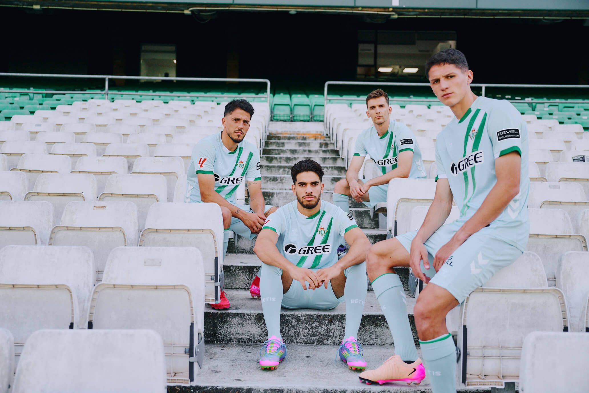  El Betis presenta su segunda equipación.