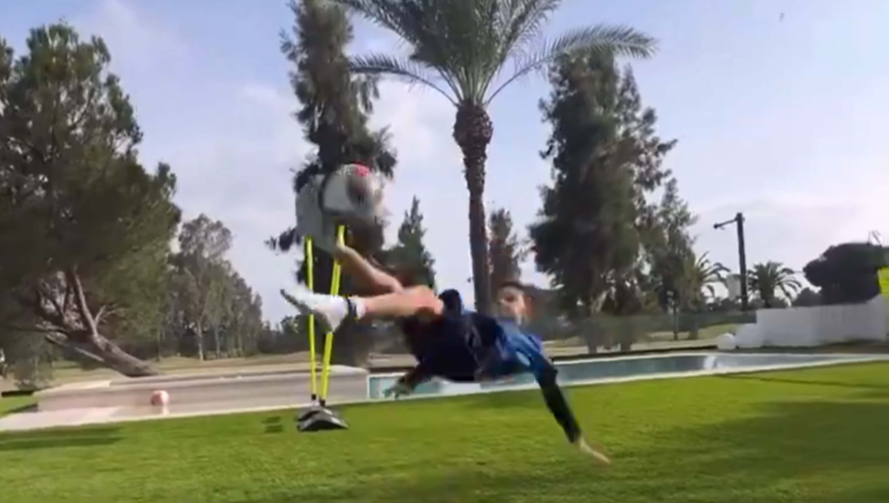 El hijo de Rubén Castro marca un golazo de chilena