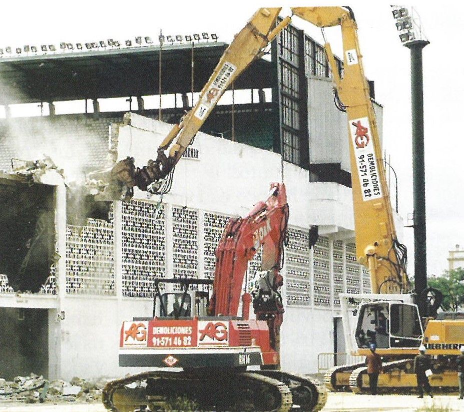 El derribo de Gol Norte con el Diplodocus.