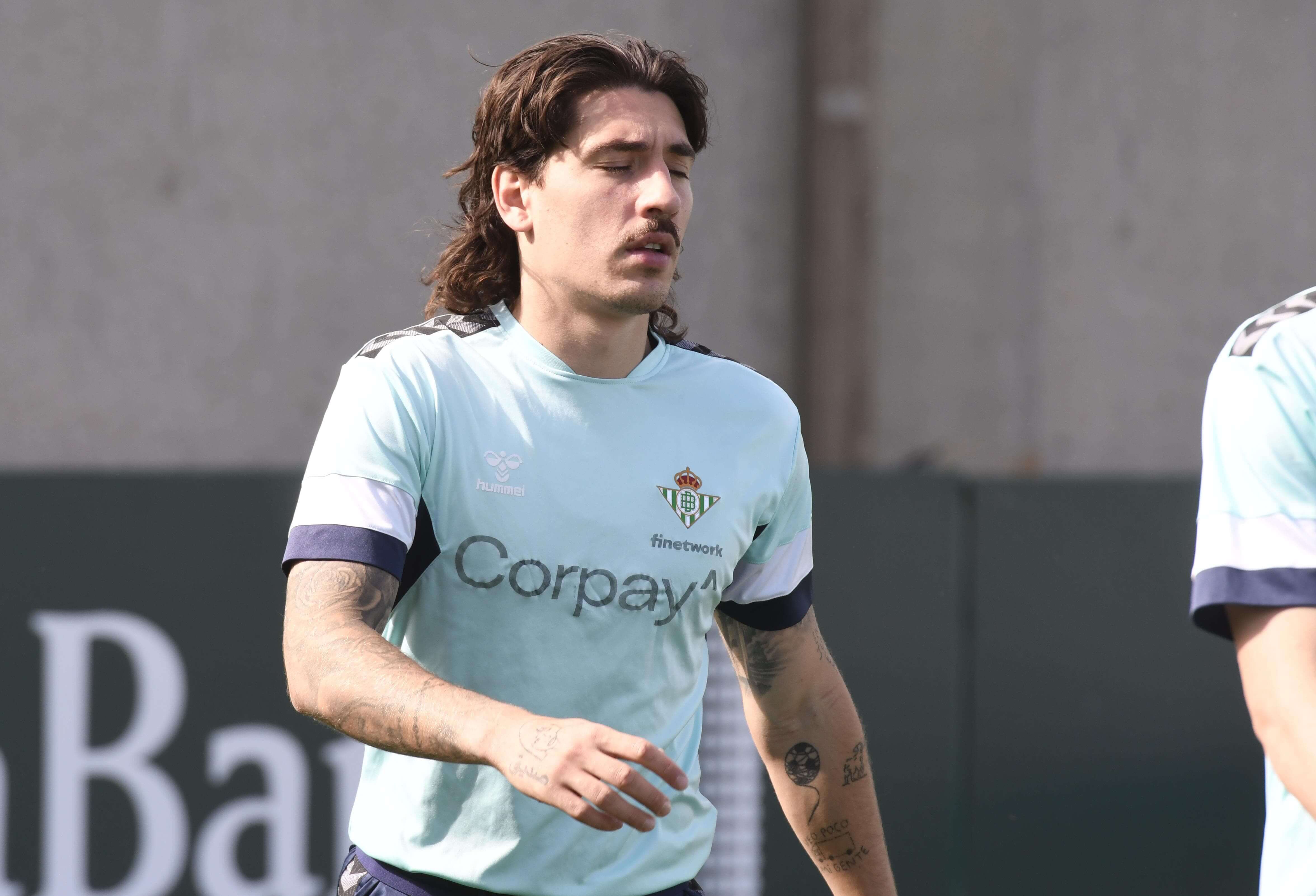  Bellerín, en un entrenamiento con el primer equipo
