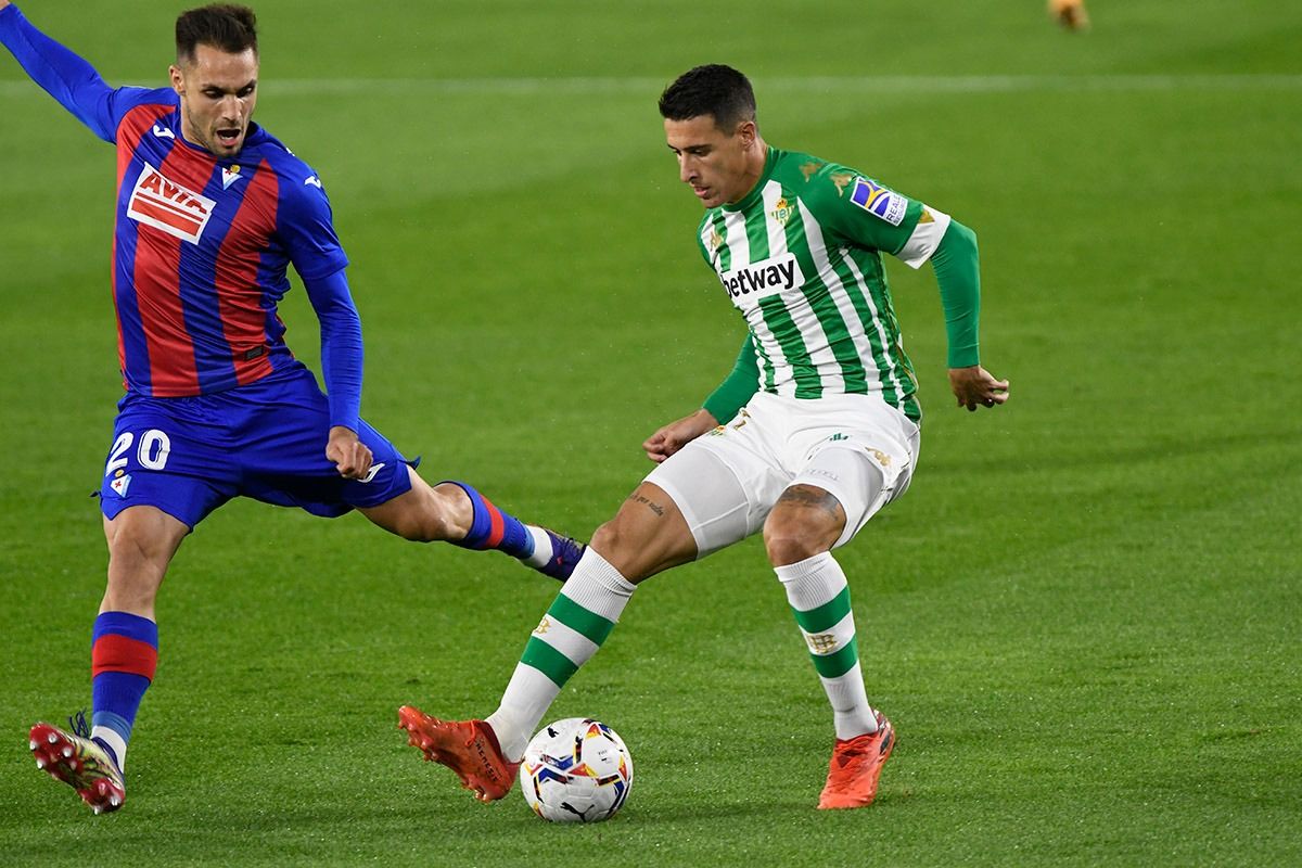  Tello, ante el Éibar.