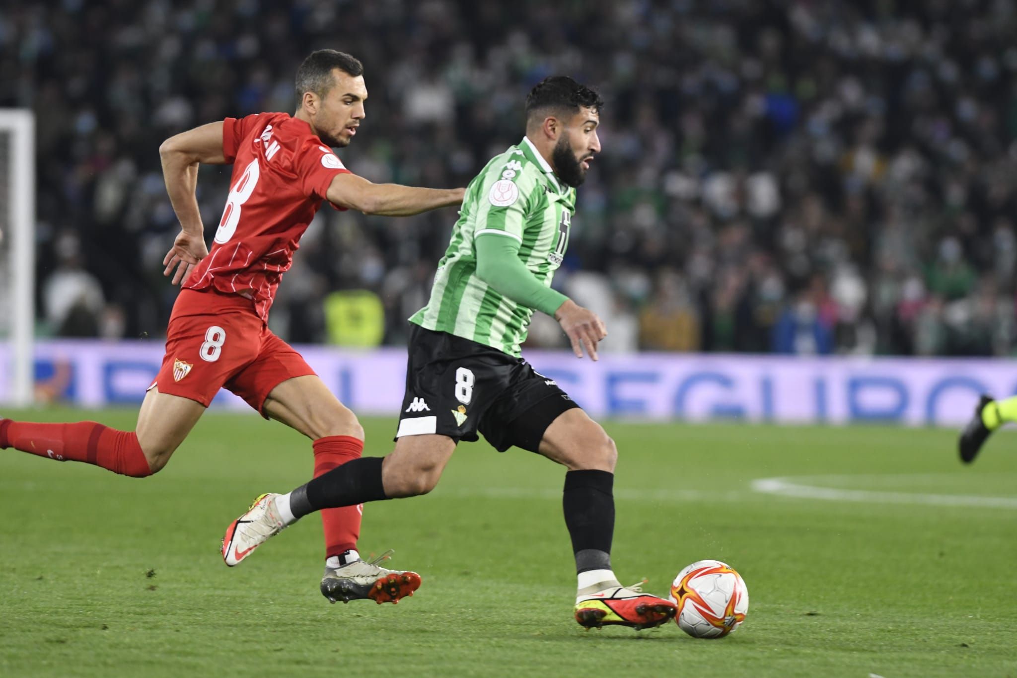 Nabil Fekir en el derbi contra el Sevilla