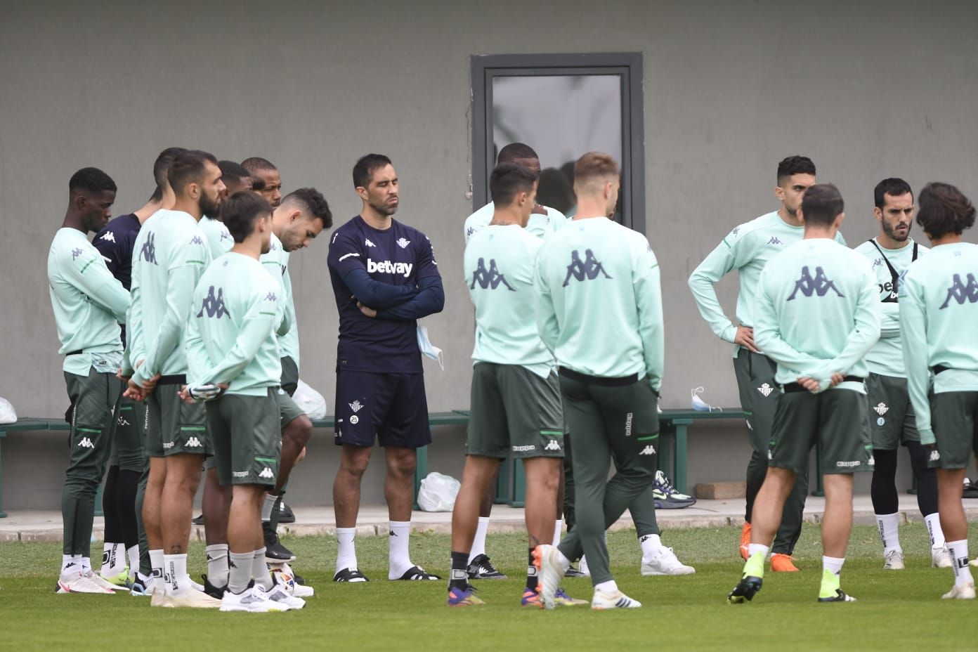  Los jugadores del Betis en el entrenamiento del martes (foto: Kiko Hurtado).