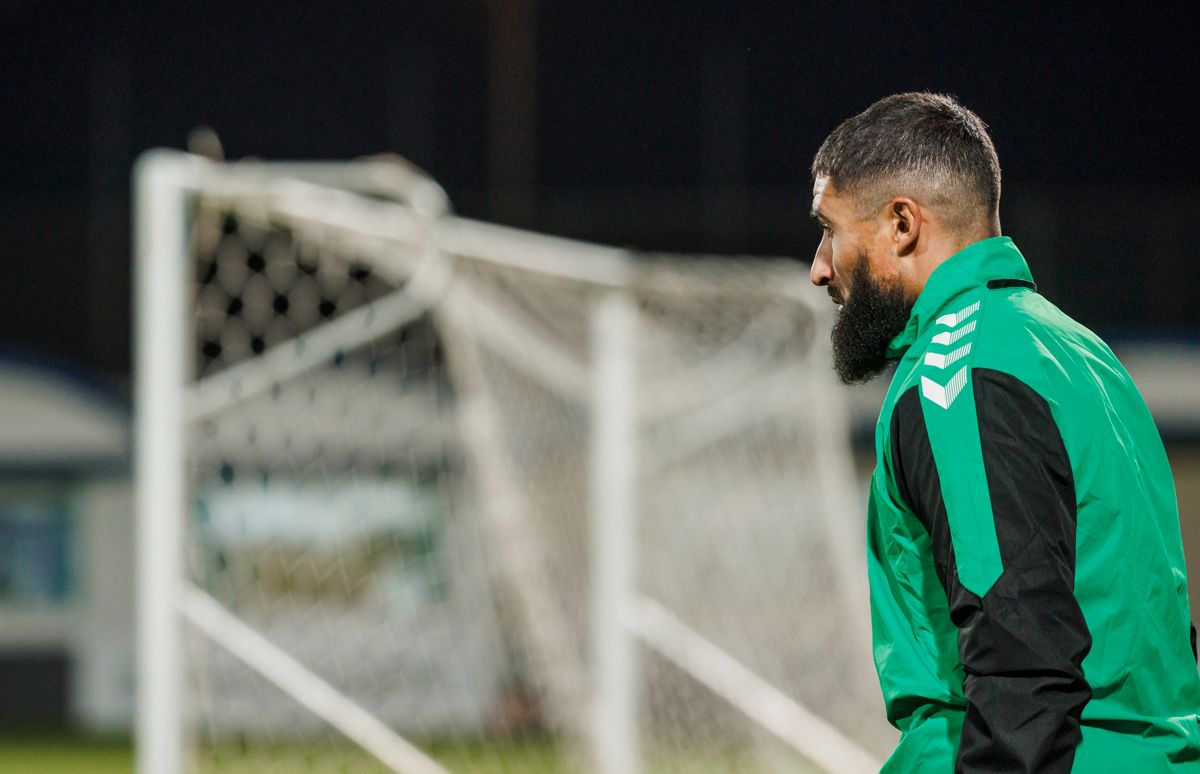  Fekir, en el entrenamiento del Betis en Riad.