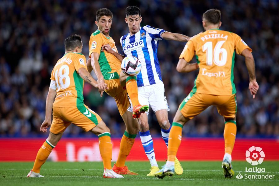  Carlos Fernández, en el Real Sociedad-Betis del Reale Arena.