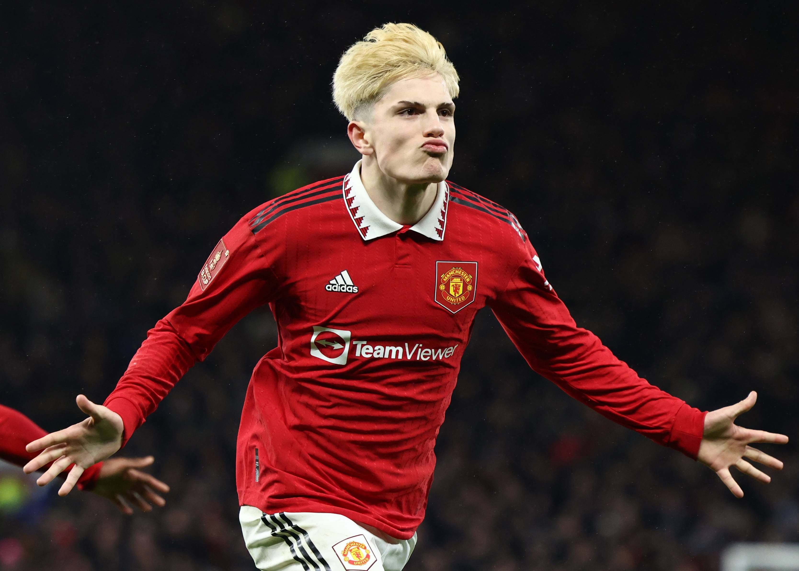  Alejandro Garnacho celebra un gol con el Manchester United.